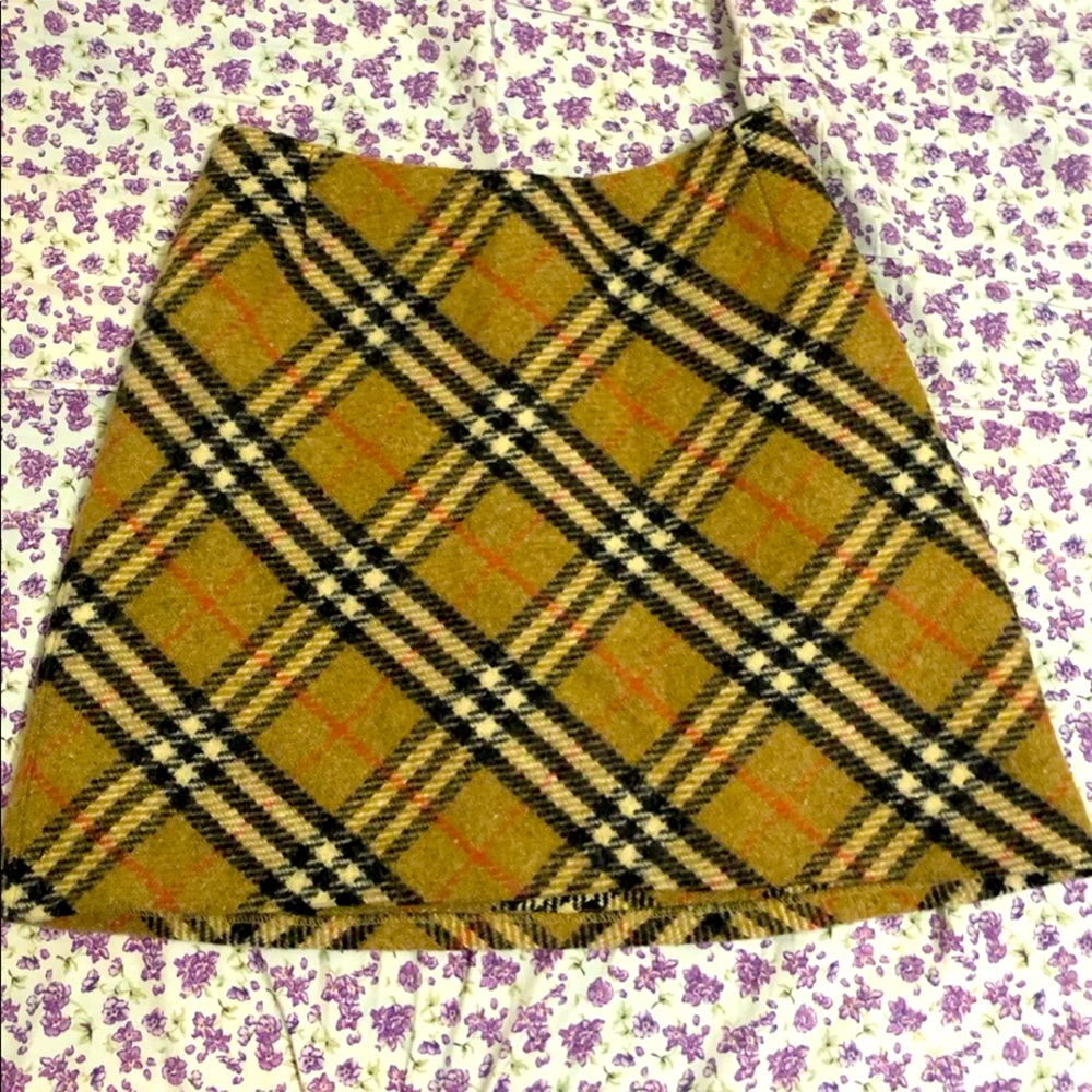 Burberry mini  skirt size 6